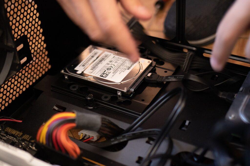 Instalación y mantenimiento de pc y redes